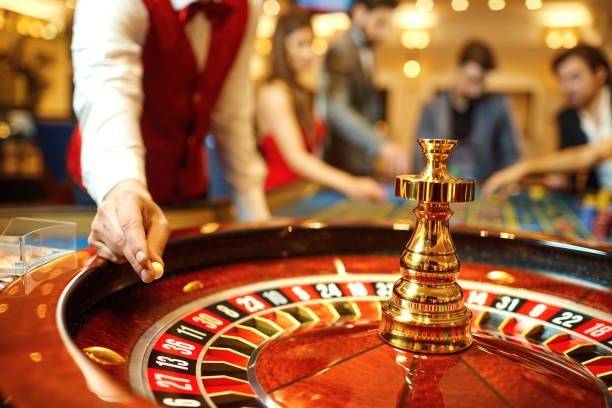 slot500 Live Sic Bo table with three dice, betting interface, and live dealer